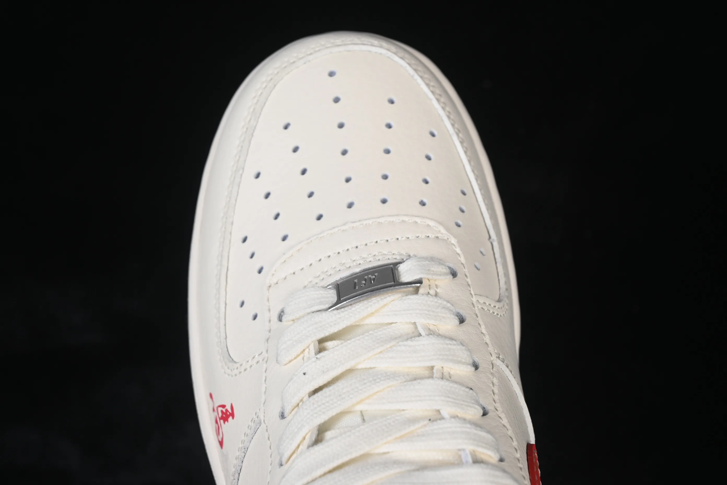 All categories Nk Air Force 1 Air Force series Nk Air Force 1 Low Air Force low-top Nike Air Force 1'07 Low Year of the Horse limited edition Auspicious rice red hook Air Force 1 low-top casual sneakers MZ9588-820